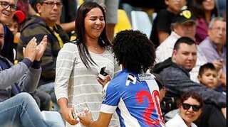 Watch: Venezuela striker celebrates goal by proposing to girlfriend in the stands