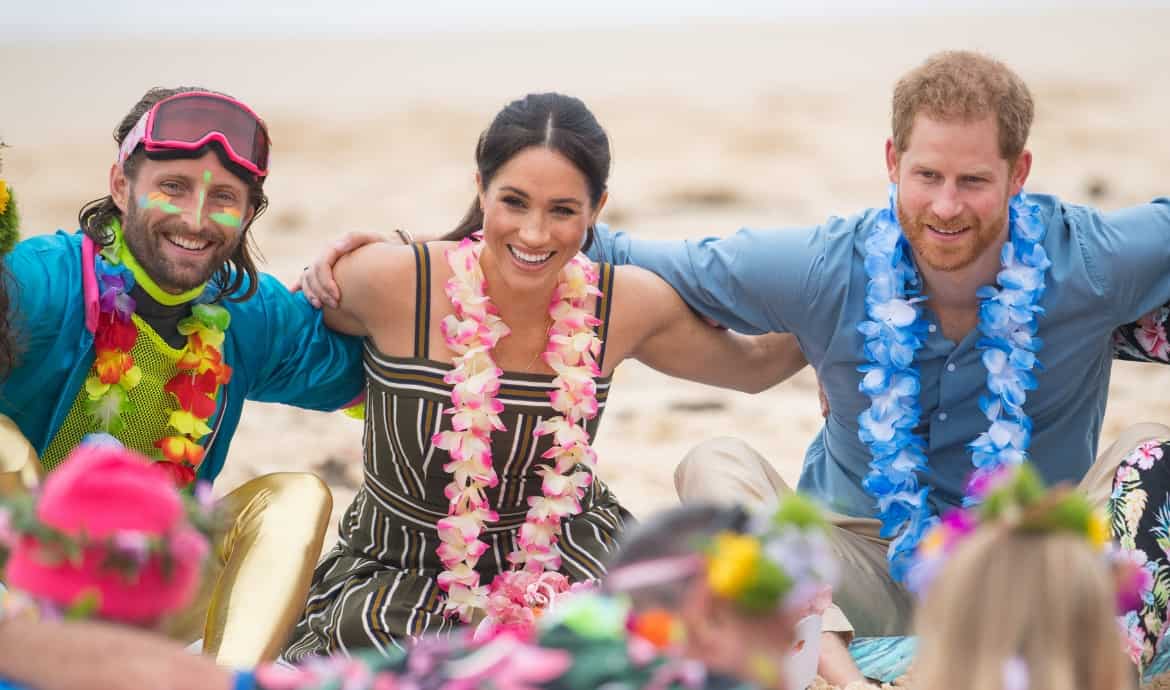 Pregnant Meghan the star as Pacific royal tour ends