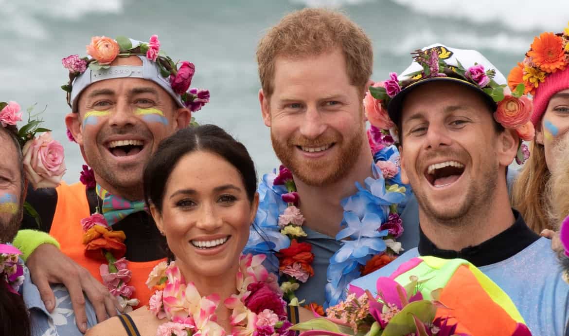 Pregnant Meghan the star as Pacific royal tour ends
