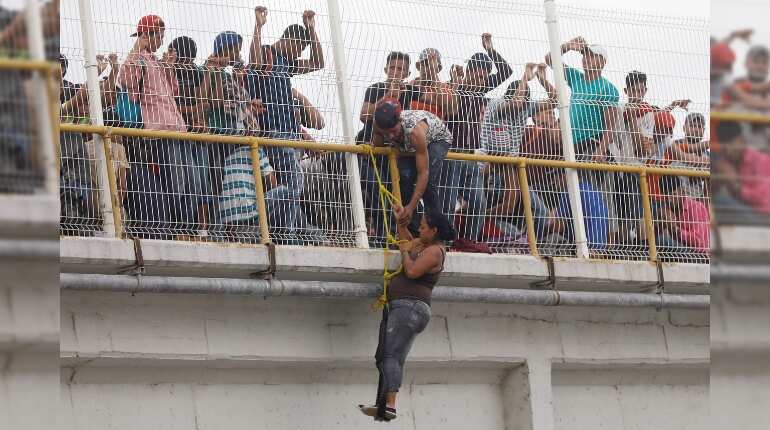 Pregnant migrants want their children 'to be American'