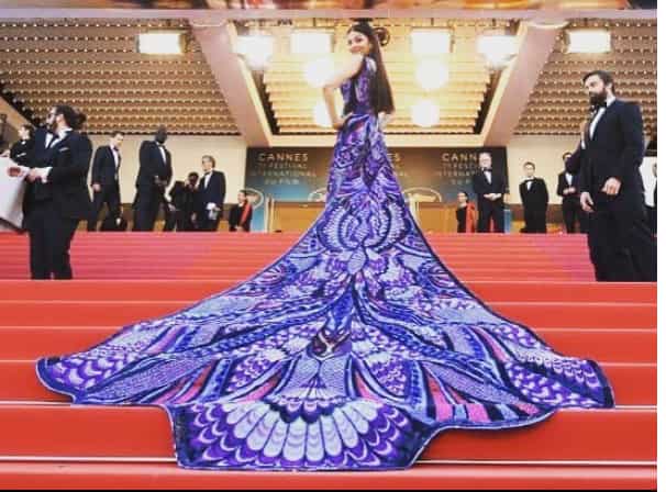 Can't take eyes off her?