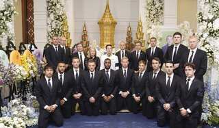 Leicester City squad flies to Thailand to attend chairman's funeral ceremony