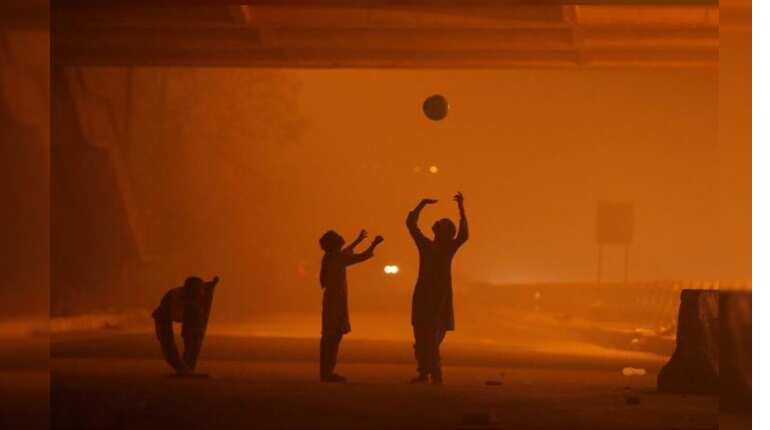 An Evening in Delhi
