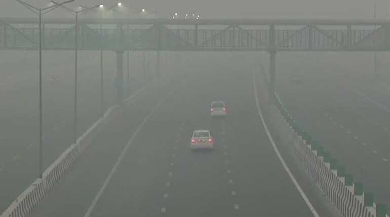 Dense fog grips Delhi; hampers train, flight services