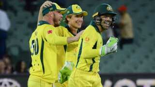 Australia beat South Africa to keep series alive