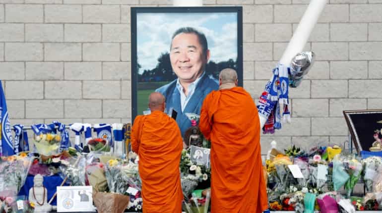 Leicester City to honour late chairman with statue Leicester City to honour late chairman with statue