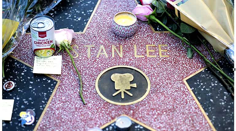 Fans pay tributes to Marvel legend Stan Lee at Hollywood