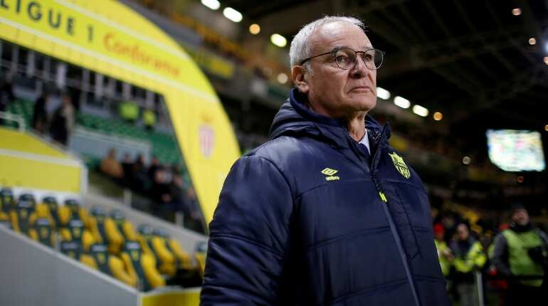 Claudio Ranieri's problems mount as Napoli thump Roma 4-1