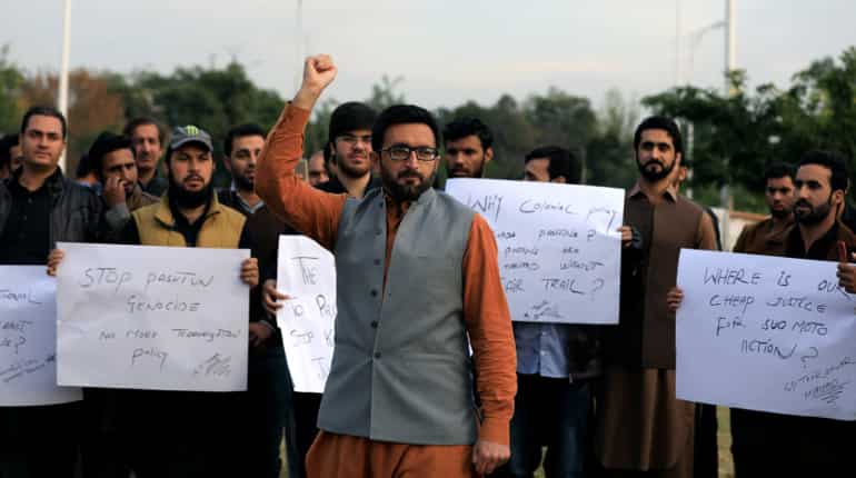 Pakistan PM orders probe after policeman found dead in Afghanistan