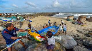 Cyclonic storm 'Gaja' makes landfall in Tamil Nadu; over 75,000 people evacuated
