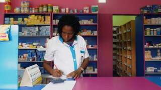 Tens of thousands die in Africa each year due to fake drugs