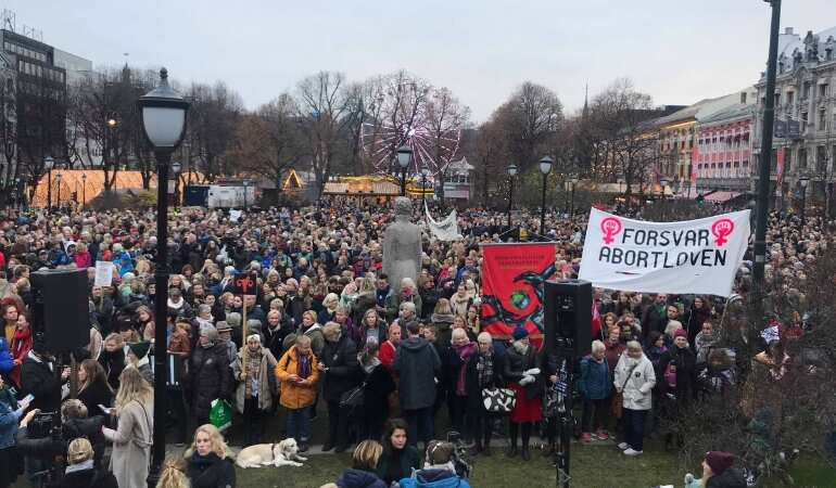 Thousands protest in Norway against restricting abortion Thousands protest in Norway against restricting abortion
