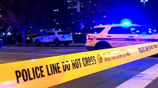 Video: Four killed, including gunman and police officer, in shooting at Chicago hospital