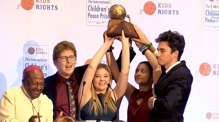 Desmond Tutu awards prize to US school shooting survivors