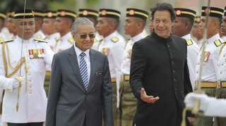 How did you transform your economy? Imran Khan asks Malaysia PM