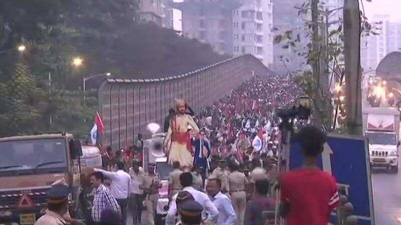 Farmers march to Azad Maidan in Mumbai for land ownership, other demands