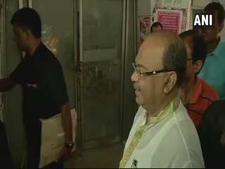 A day after resigning from cabinet, TMC leader Sovan Chatterjee quits as Kolkata Mayor