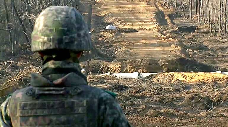 Two Koreas connect DMZ road across border: Seoul Two Koreas connect DMZ road across border: Seoul