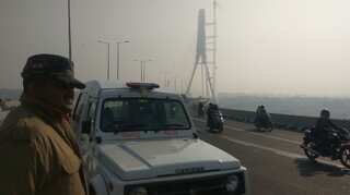 2 men killed in accident on Delhi's Signature Bridge