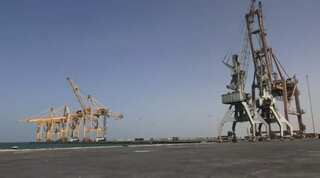 UN ready to help run vital Yemen port in danger of destruction