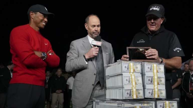 Phil Mickelson beats Woods in $9 million winner-take-all match