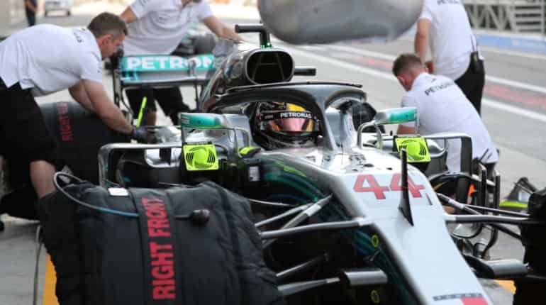 Lewis Hamilton fastest in final practice of 2018 season