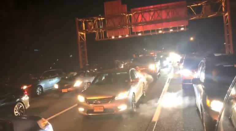 Delaware bridge closed due to gas leak from nearby chemical plant Delaware bridge closed due to gas leak from nearby chemical plant