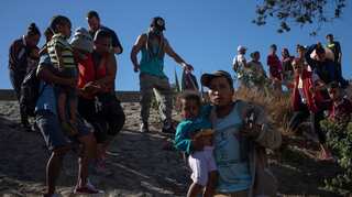 Mexico should move migrants, we will permanently close the border, warns Trump