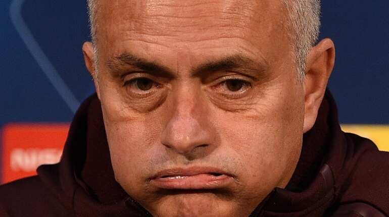 If you feel pressure, stay at home and watch on TV, says Man United coach Mourinho