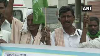 To protest to govt, thousands of farmers converge on Delhi from across the country