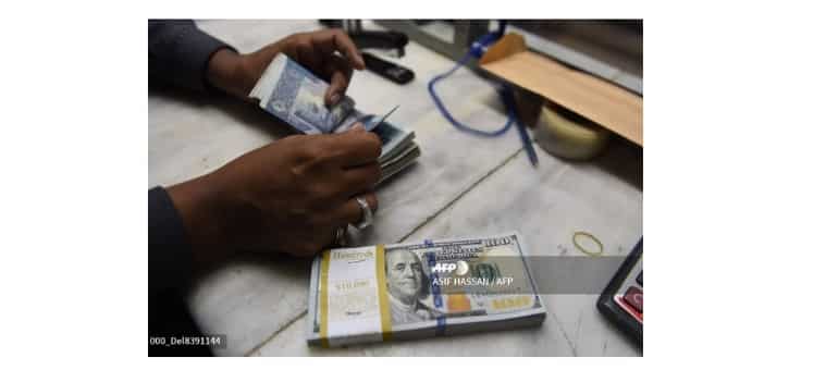 Overseas Pakis­tanis sent remittances worth record $29.4 billion in 2020-21 