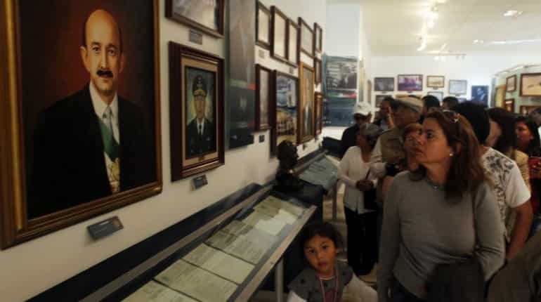 Mexico's new leader opens plush presidential residence to public