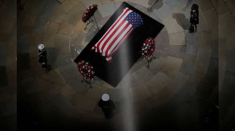 Washington pays its last respects to George HW Bush as he lies in state at Capitol Washington pays its last respects to George HW Bush as he lies in state at Capitol