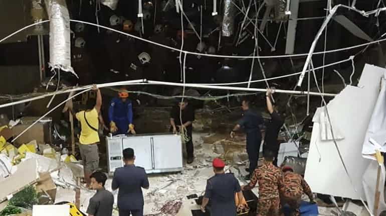 3 dead, 24 injured in Malaysia shopping mall explosion 3 dead, 24 injured in Malaysia shopping mall explosion