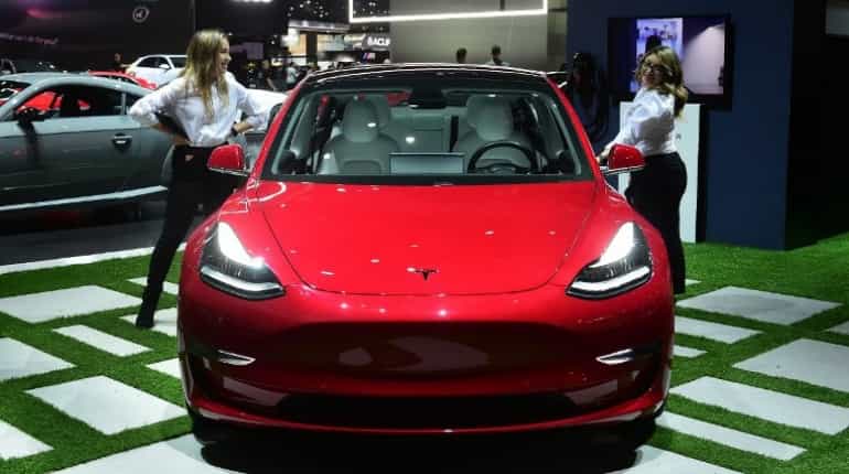 Tesla says European Model 3 deliveries from February