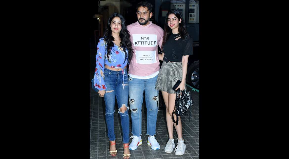 Janhvi Kapoor with her sister Khushi and 'Dhadak' director Shashank Khaitan