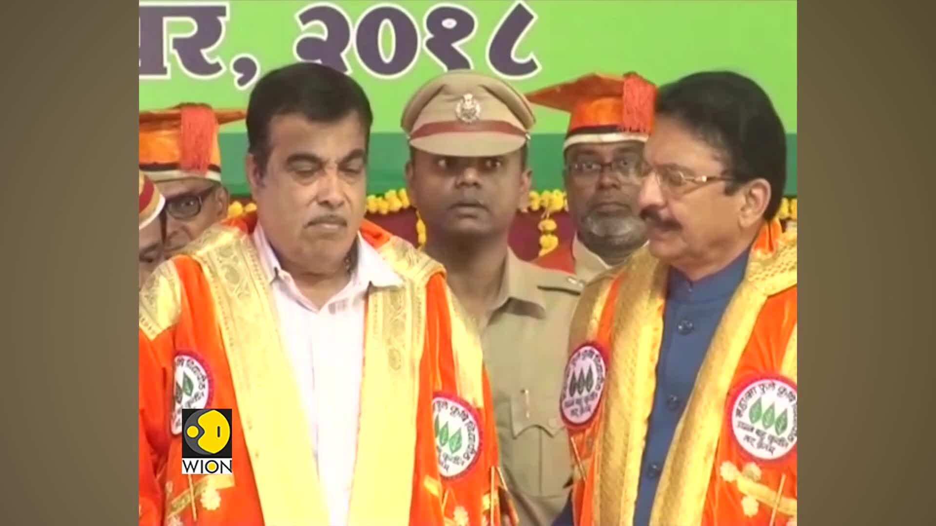 Watch: Nitin Gadkari faints on stage in Maharashtra, attributes it to low oxygen Watch: Nitin Gadkari faints on stage in Maharashtra, attributes it to low oxygen