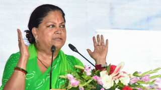 Vasundhara Raje prays in temple as Rajasthan leads trickle in