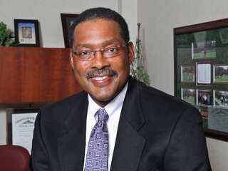 Former NBA player Bridgeman in the lead to buy Sports Illustrated magazine