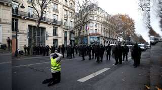Yellow Vest protesters clash again with police in Paris