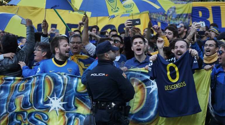 What is behind the fierce rivalry between River Plate and Boca Juniors