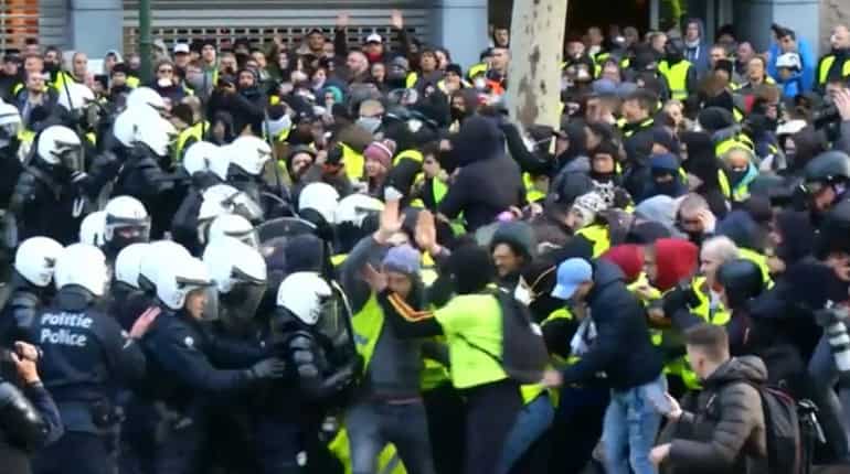 'Yellow vest' protests spread to Belgium, Netherlands