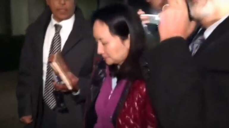 Huawei CFO Meng Wanzhou freed on bail, leaves courthouse