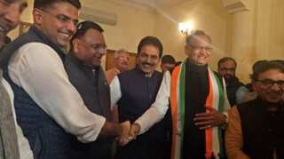 Rajasthan frontrunners Ashok Gehlot and Sachin Pilot to meet Rahul Gandhi today