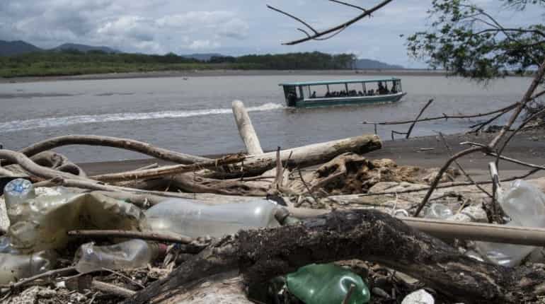 Oceans of garbage prompt war on plastics