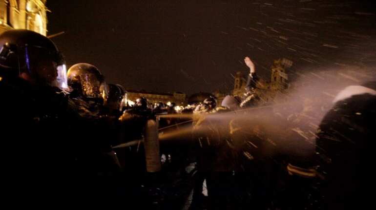 Protesters, police clash in Hungary for third straight night