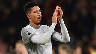Chris Smalling extends Manchester United contract to 2022