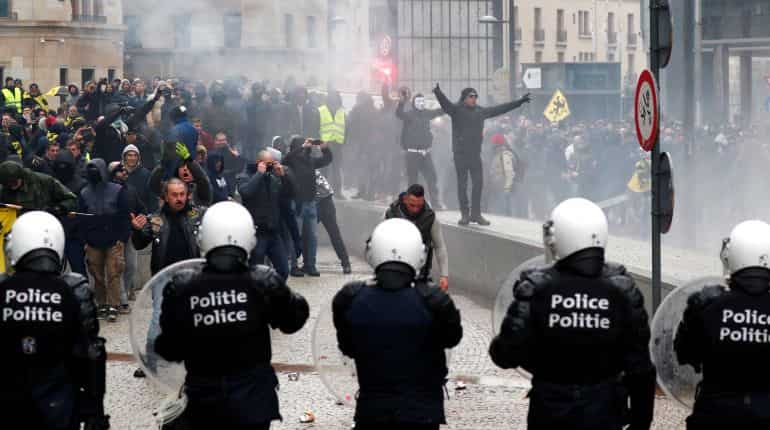 Thousands march in Brussels against UN migration pact Thousands march in Brussels against UN migration pact