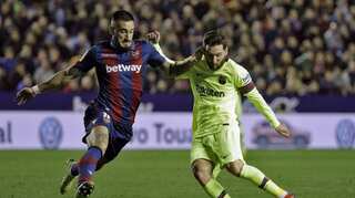 Lionel Messi strikes hat-trick as Barcelona defeat Levante 5-0