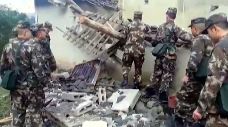 Video: 5.7 magnitude earthquake hit southwest China county, 16 injured